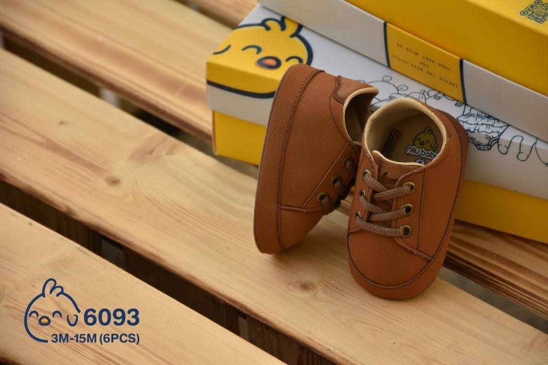 پاپوش نوزادی اسپرت قهوه ای
